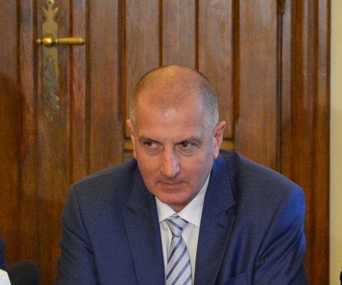 dutkiewicz 1.jpg dutkiewicz 1.jpg